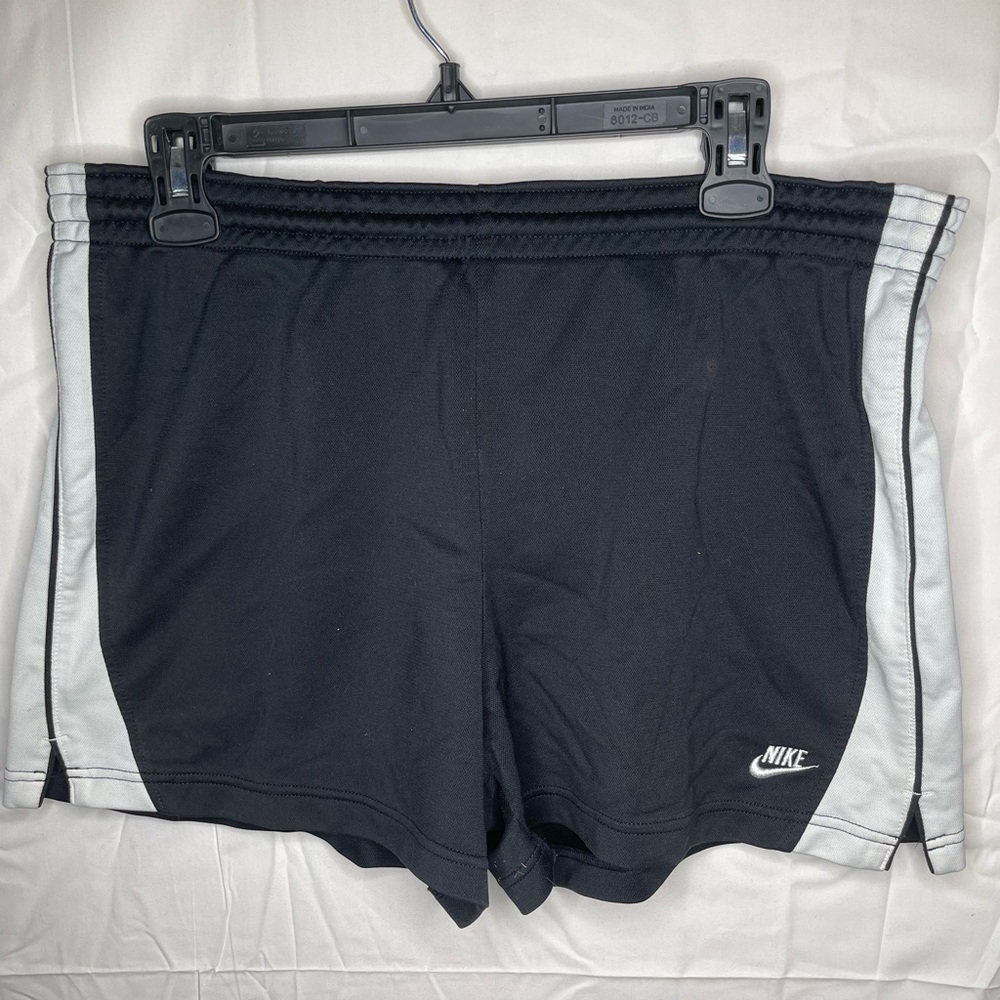 COPY - Nike Dry Tempo Shorts | Women size : L | Color : Black/White |